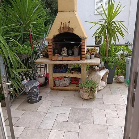 Zelena Oaza Apartment Baska Voda